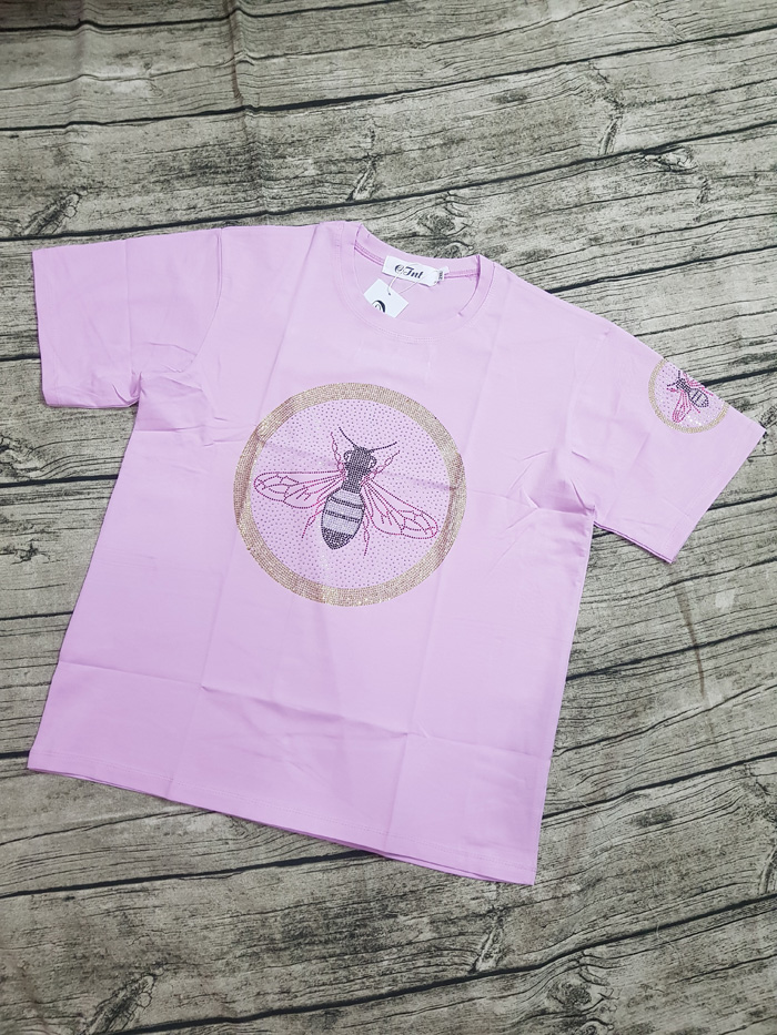 Áo thun màu hồng nhạt đính kim sa hình con ong size 2XL