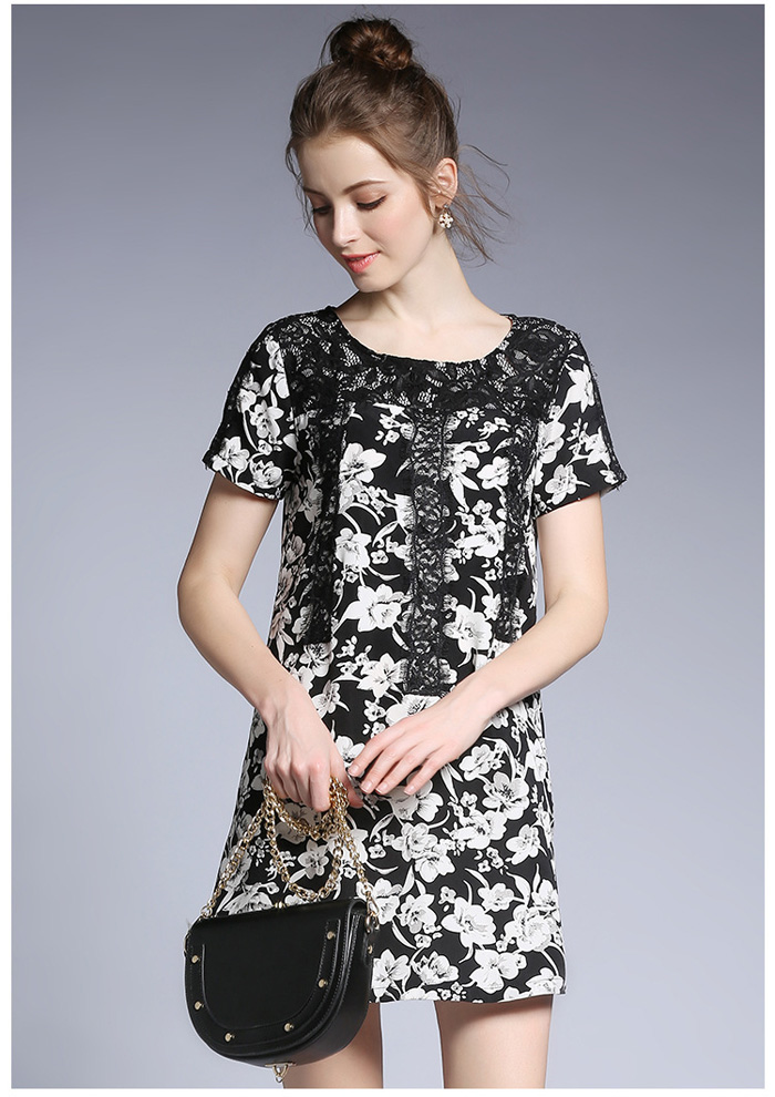 Áo vải form dài nền đen hoa trắng phối ren size lớn