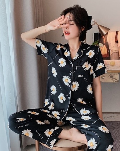 Bộ pijama phi dài màu đen hoa cúc size lớn