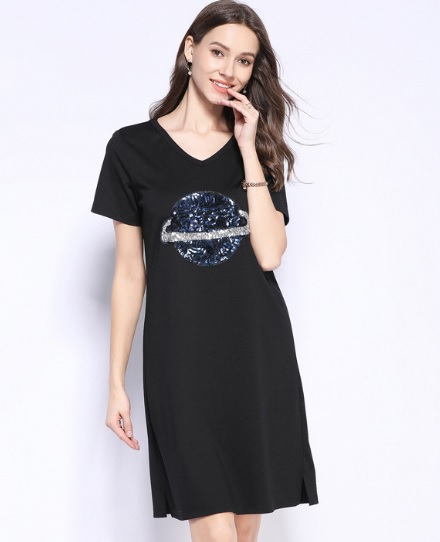 Đầm thun màu đen hình địa cầu kim sa size lớn